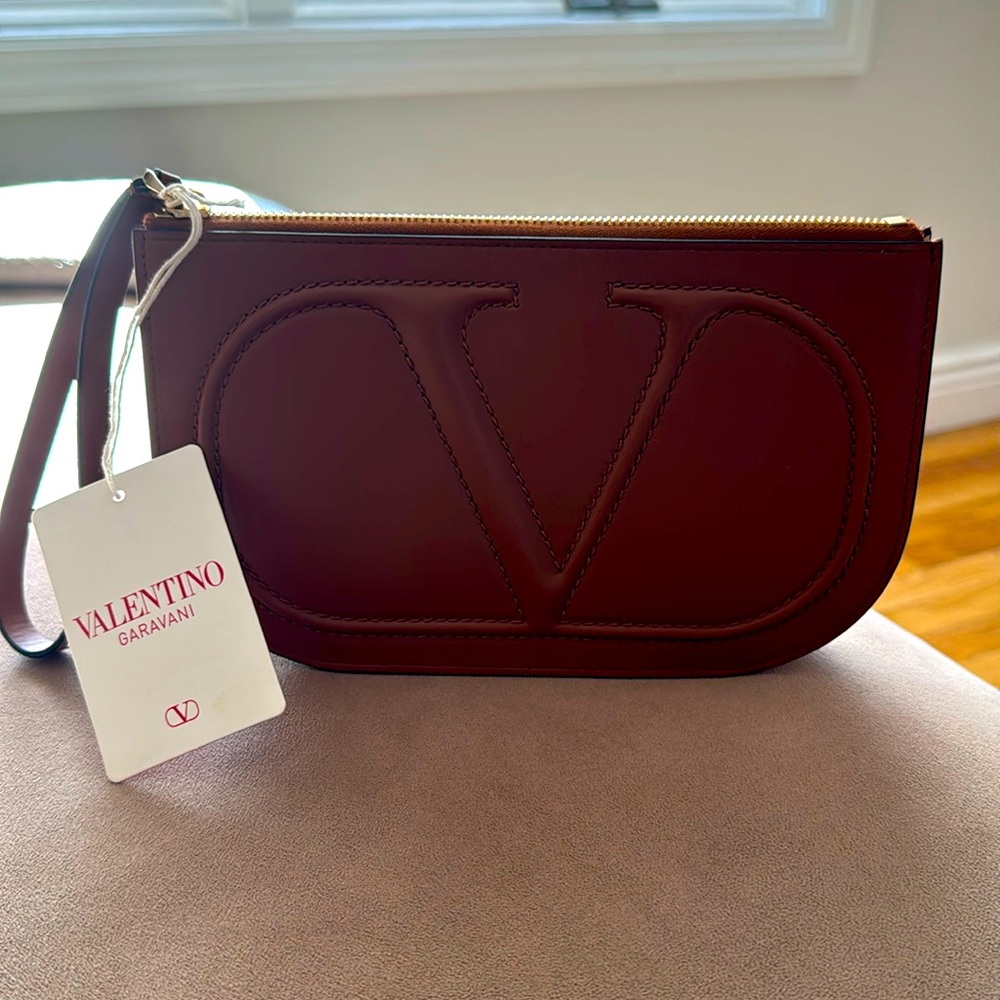Brand New Valentino wristlet great color and size